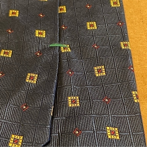 Tommy Hilfiger Neck Tie Mens 100% Silk Necktie  Made In USA Square Pattern - Picture 2 of 7